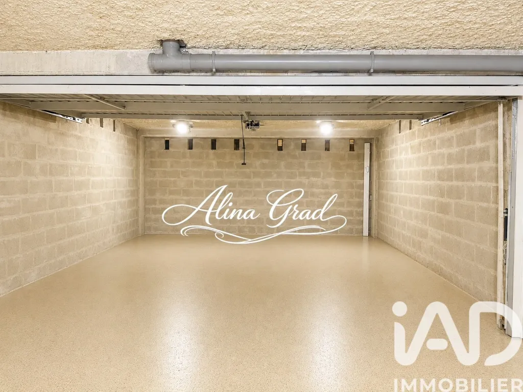 Garage - Appartement 4 Pièces avec Terrasse à Aulnay-Sous-Bois