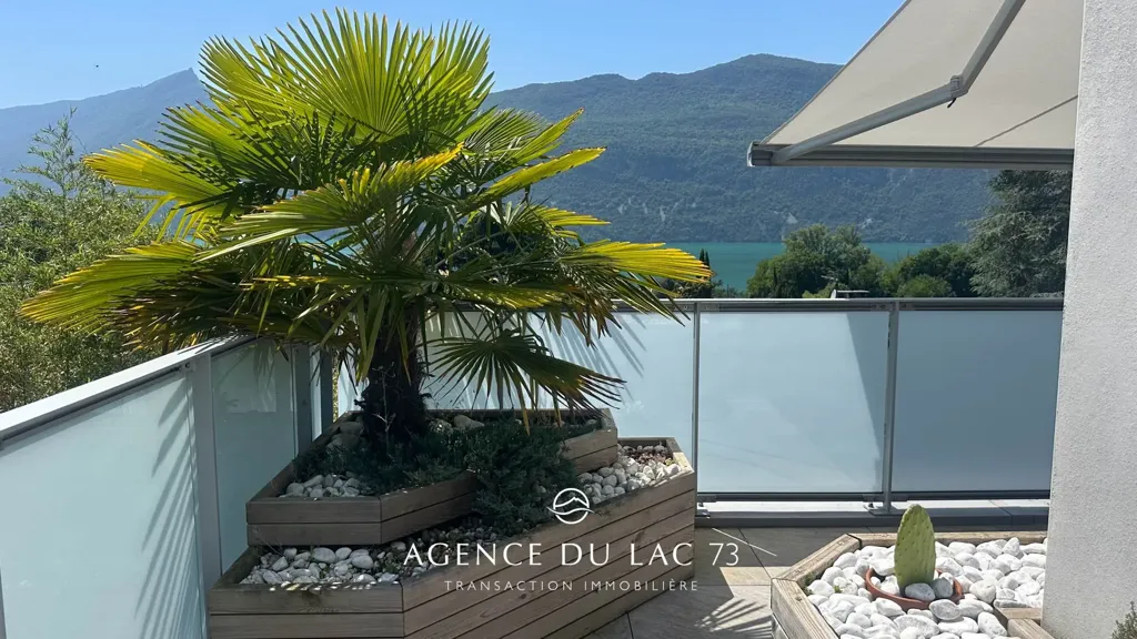 Terrass - Apartment with Lake View in Brison-Saint-Innocent