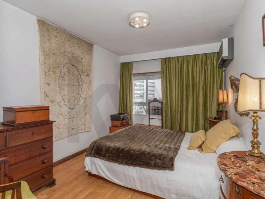 Chambres - Luxury Duplex Apartment with Independent Upper Level in Lisbon