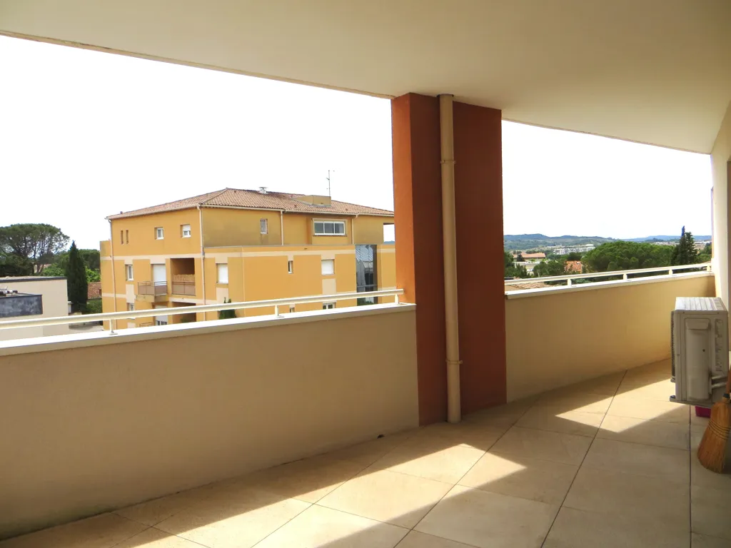Rõdu - Apartment with Terrace in Les Angles
