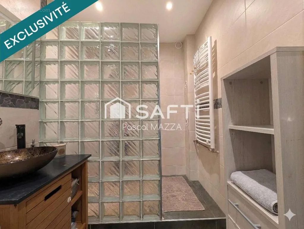 Salles de bain - Appartement avec Balcon Sud-Ouest à Huningue