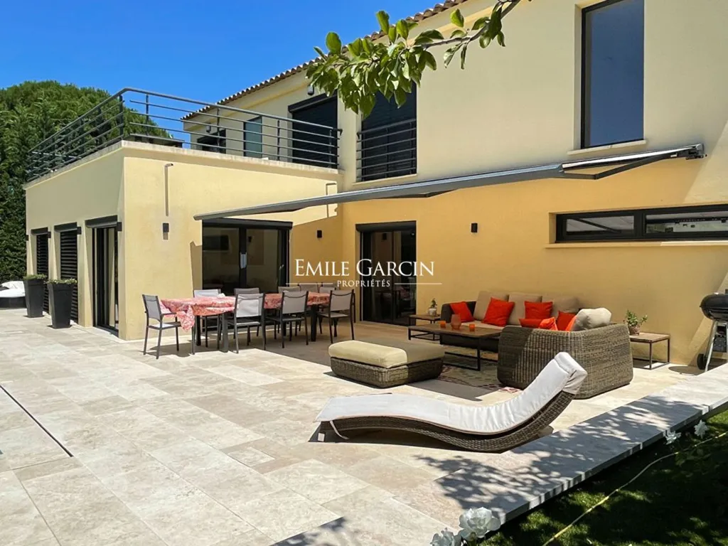 Terrazza - Modern Villa with Pool near Saint-Tropez