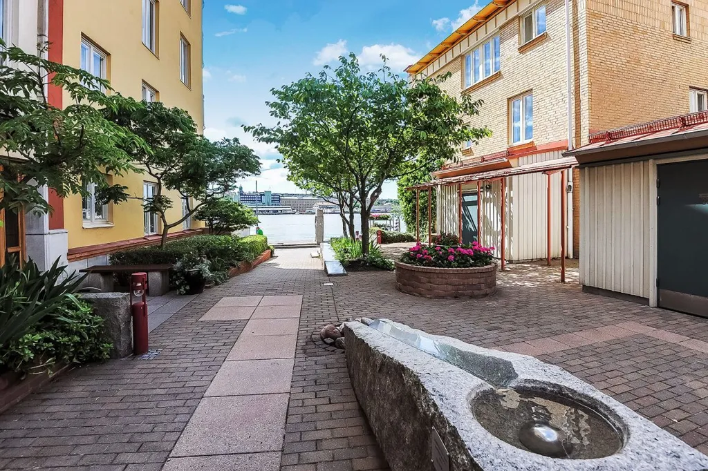 Giardino - Renovated Apartment with River View in Gothenburg