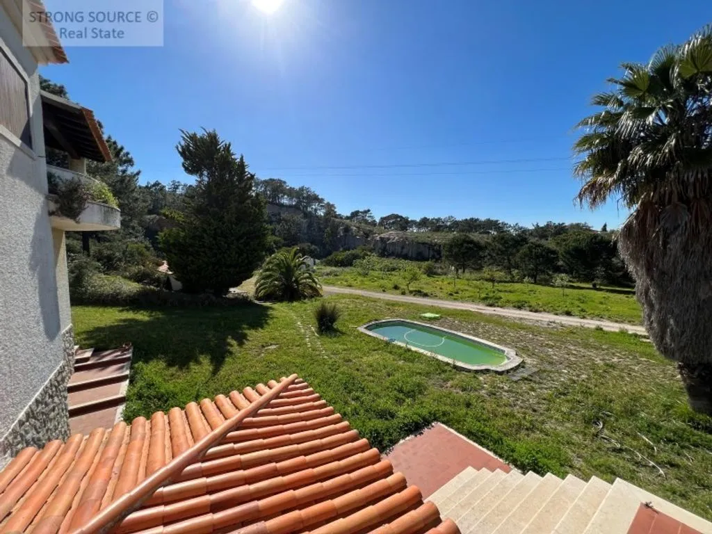 Piscine - Luxury Detached Villa with Pool in Casal das Figueiras