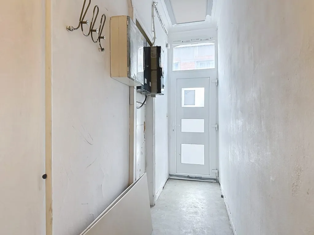 hallway_entrance