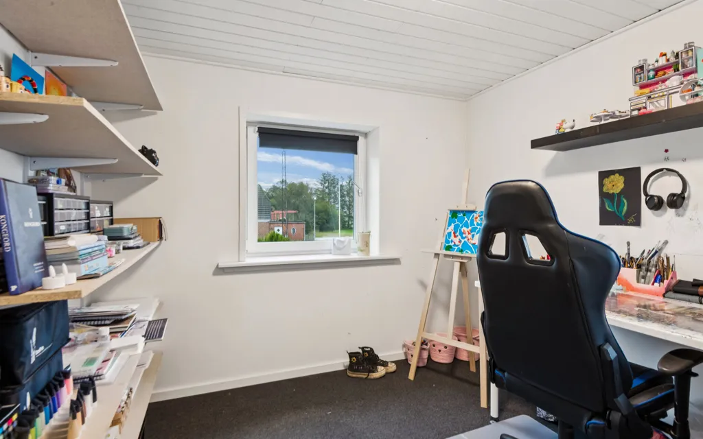 Kabinet - Modernised Villa with Terrace in Poulstrup