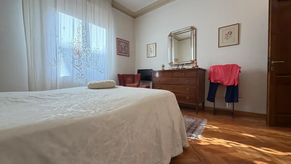 Camere da letto - Appartamento con terrazza e mansarda a Firenze