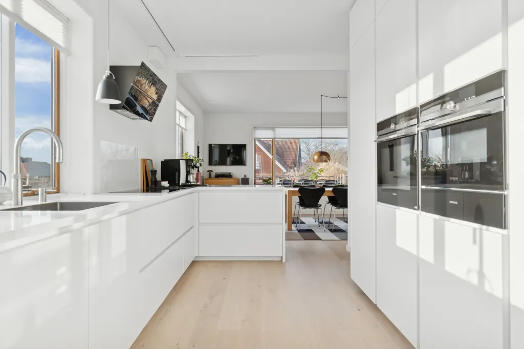 Cuisine - Murermestervilla with Large Windows in Roskilde