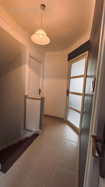 hallway_entrance