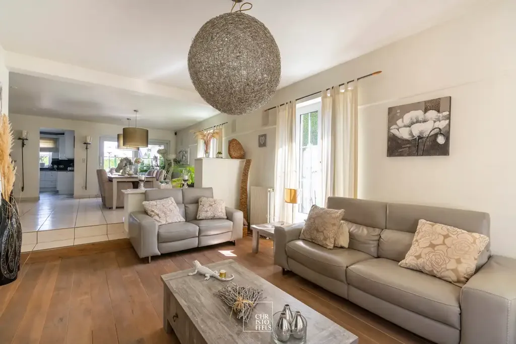 Séjour - Villa Charmante avec Jardin Sécurisé dans un Cadre Boisé