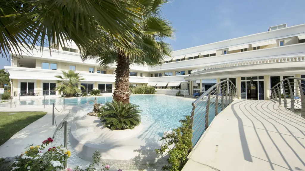 Bassein - Triplex with Pool View in Sirmione