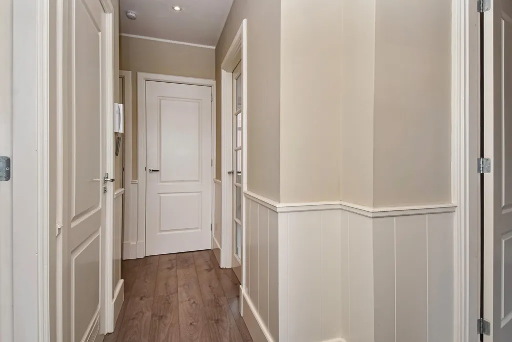 Esik - 4-Bedroom Apartment with South Balcony in Rustenburg