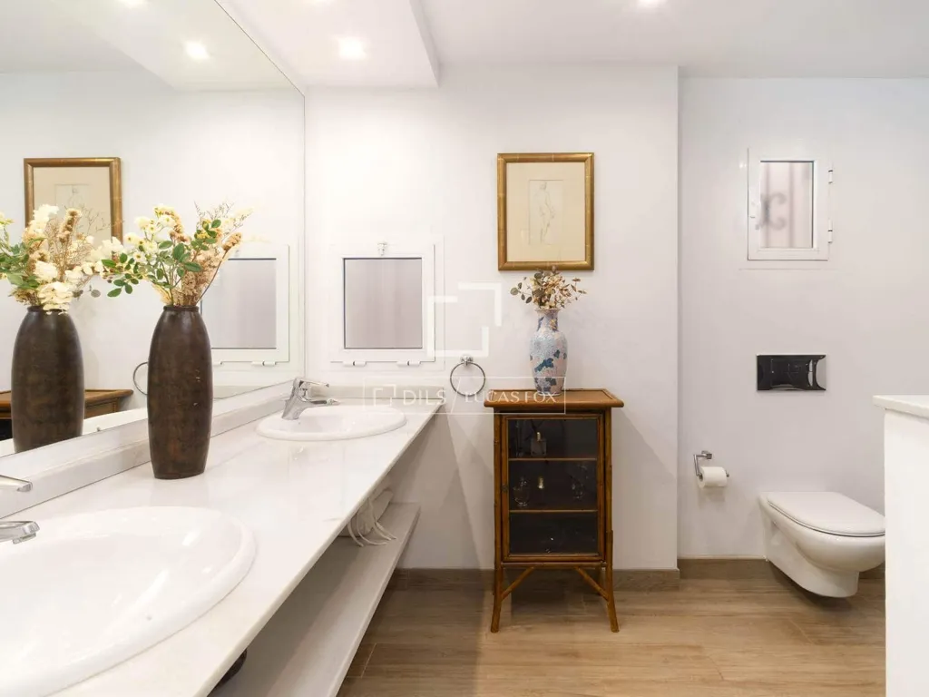 Salles de bain - Contemporary Apartment with Terrace in Marbella