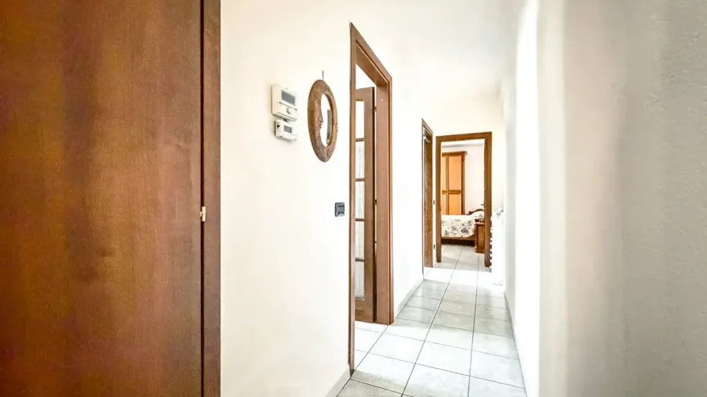 hallway_entrance