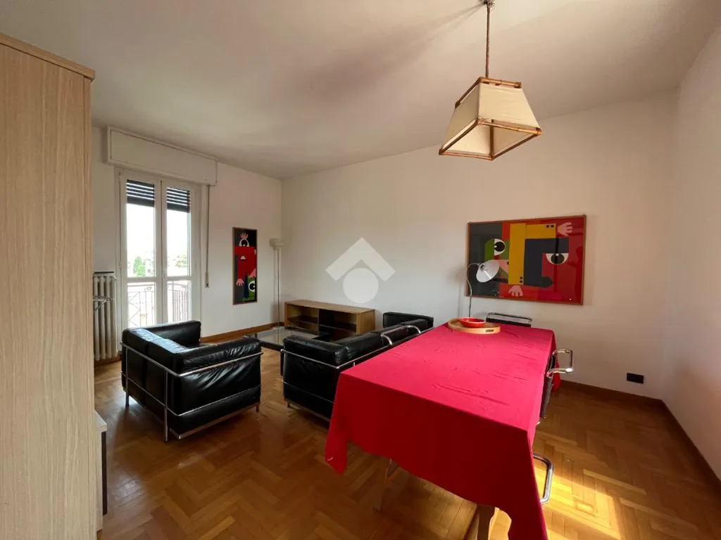 Salle à manger - Trilocale with Terrace in Pavia