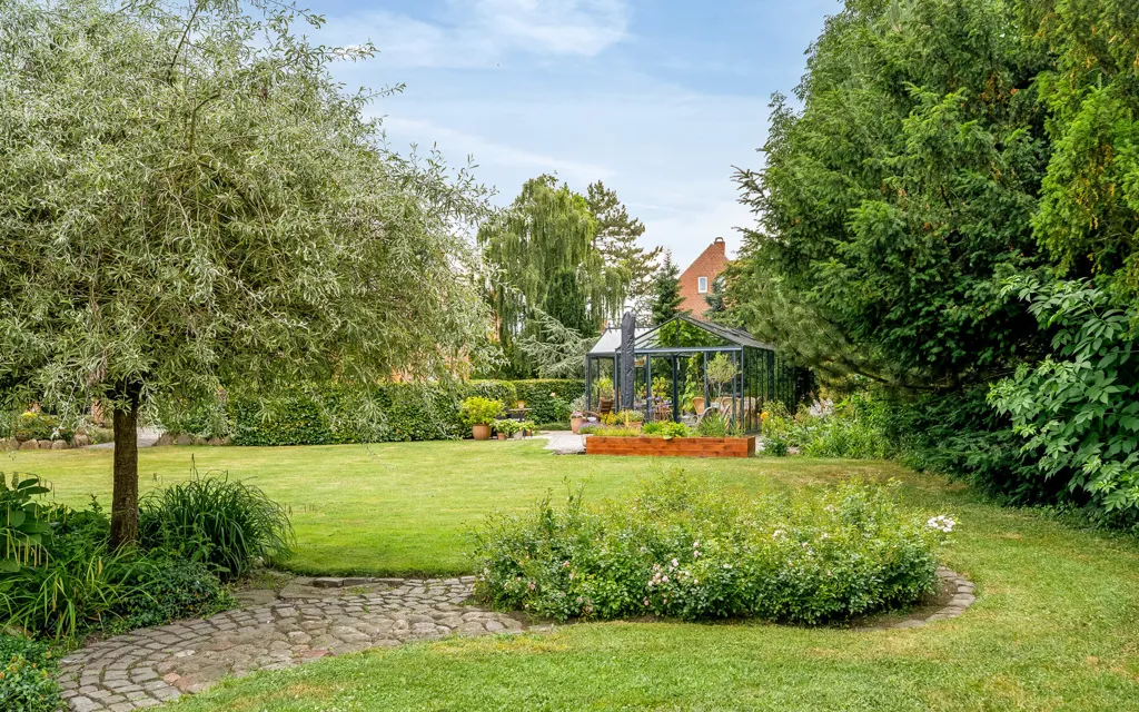 Jardin - Rustic Redbrick Villa with Garden in Nakskov