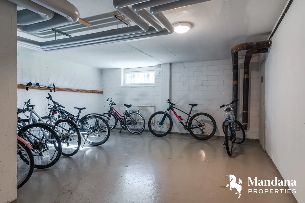 Garage - Apartment with Garden in Oulu