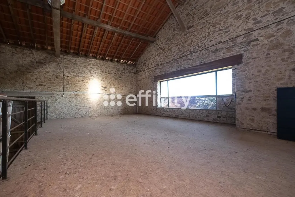 Pièces - Maison en Pierre avec Vue Panoramique à Isle