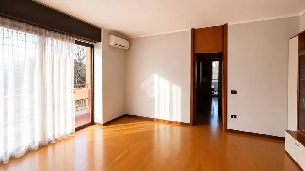 Séjour - Bright 2-Bedroom Apartment with Balcony in Basiglio