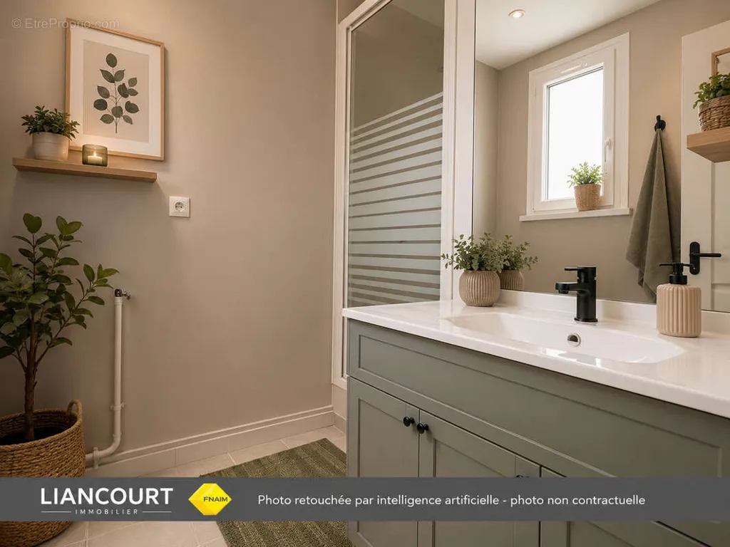 Salles de bain - Duplex Lumineux Centre Ville à Liancourt