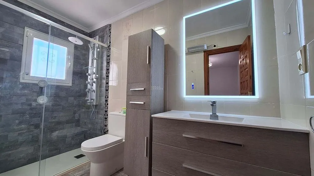 Salles de bain - Chalet with Pool and Terrace in Els Poblets