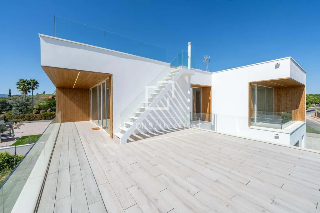 Välivaade - Modern House with Pool in Reus