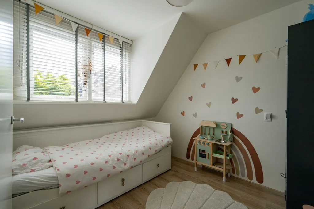 Magamistoad - Spacious Semi-detached House with Garden in Leerdam