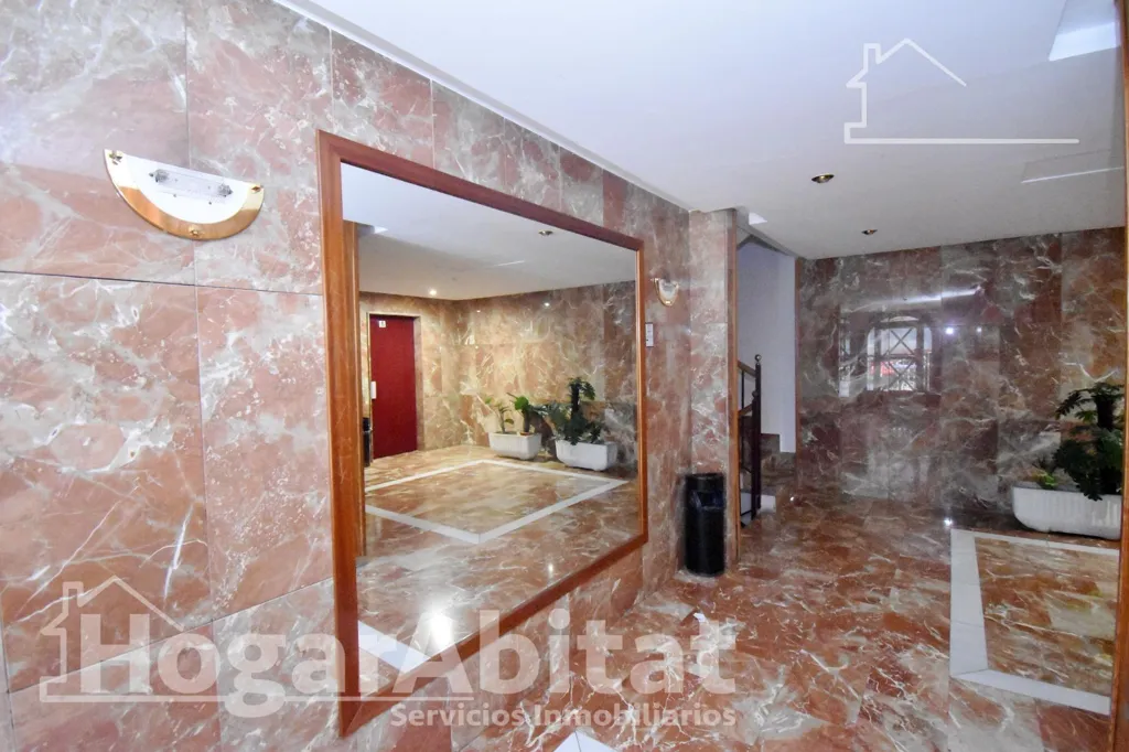 Entrée - Spacious Corner Flat with Garden View in Castellón