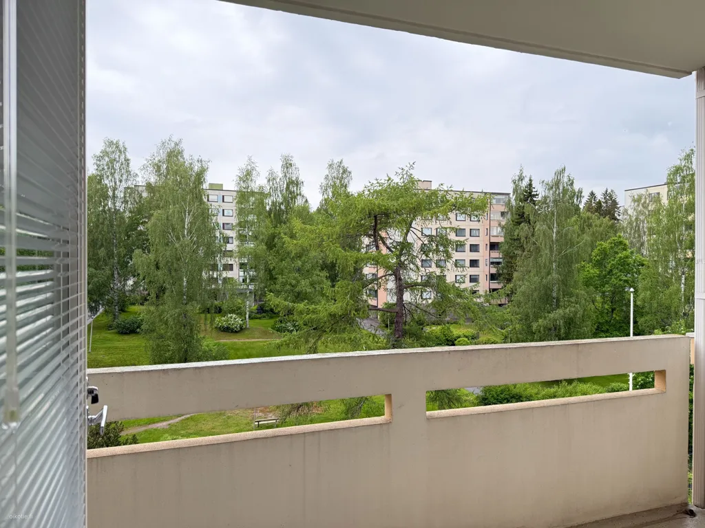 Balcon - Spacious Studio with Balcony in Lahti
