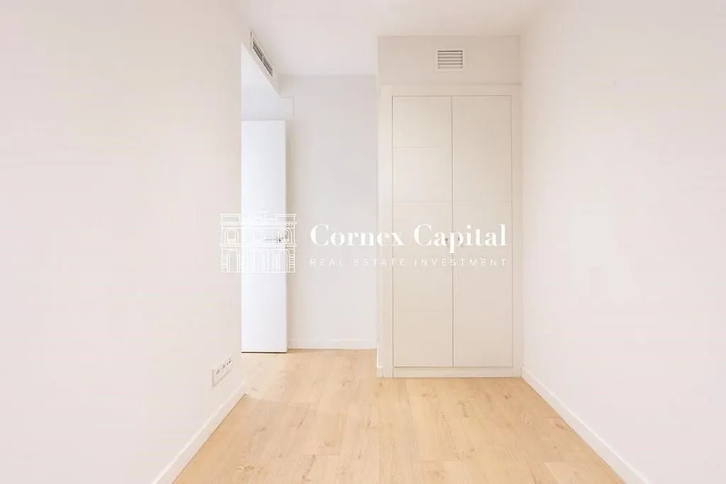 Esik - Apartment with Pool in Poblenou, Barcelona