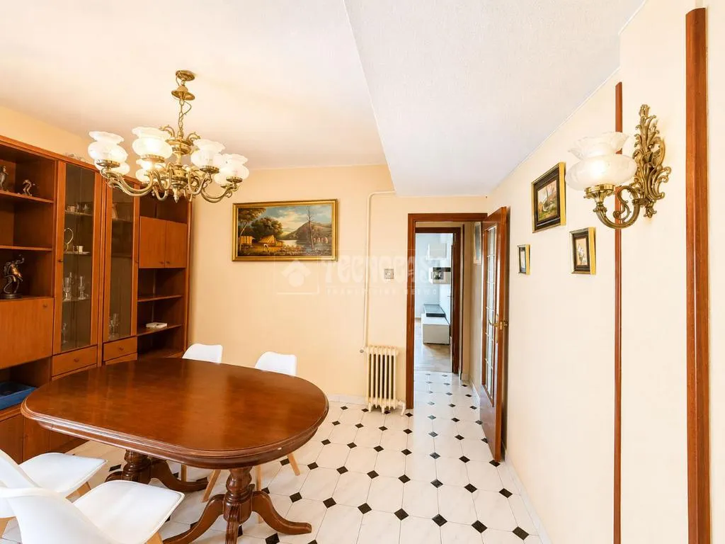 Dining Room - Apartment with Terrace in Usera, Madrid