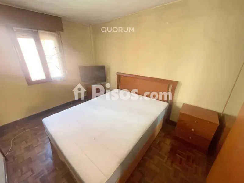 Bedrooms - Bright Apartment with Terrace near Basarrate Metro