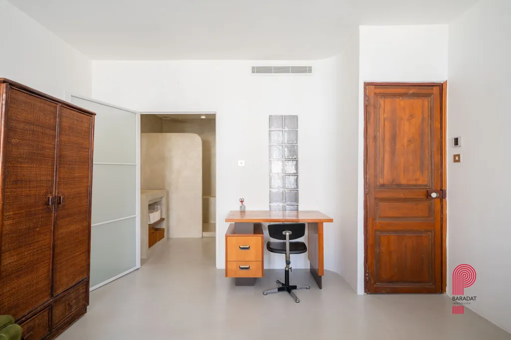 Chambres - Appartement Rénové avec Terrasse à Marseille