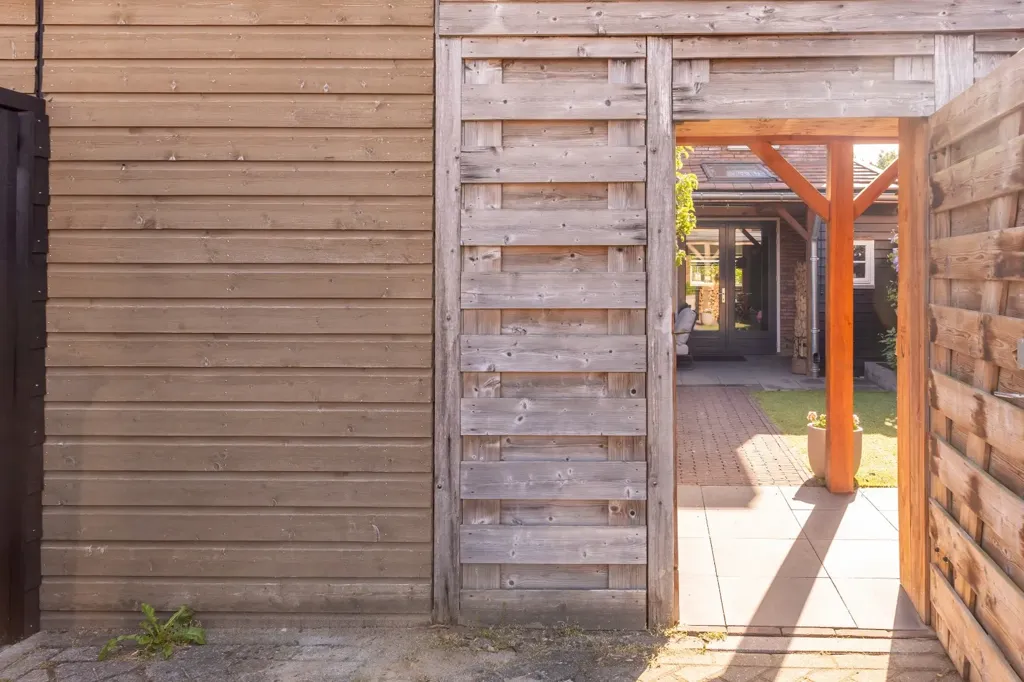 Aed - Semi-Half Corner House with Veranda in Kesteren