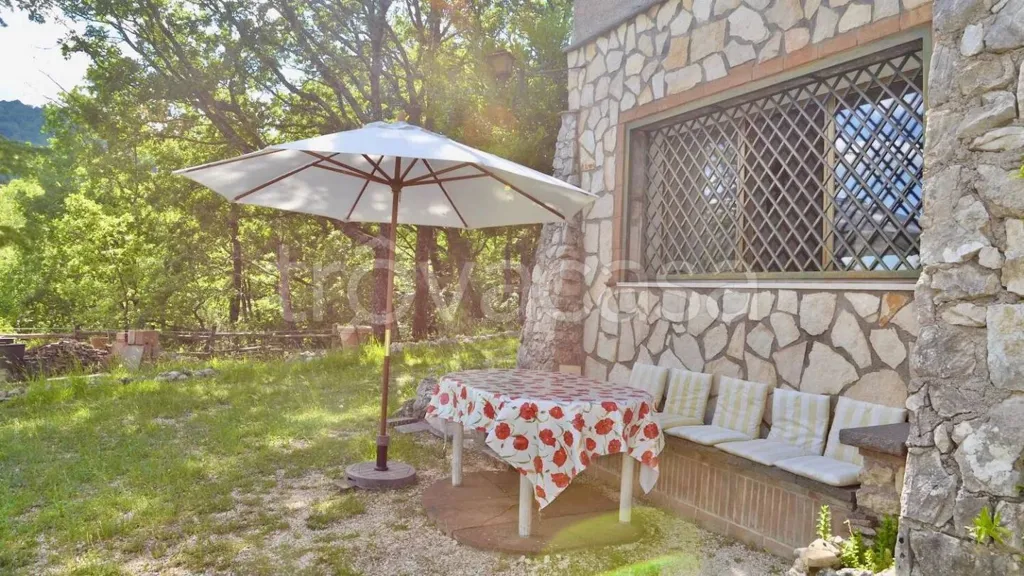 Terrasse - Modern Villa with South-West View in Orvinio