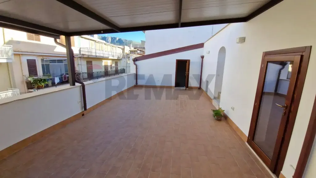 Terrasse - Fully Renovated Apartment with Terrace in Terrasini