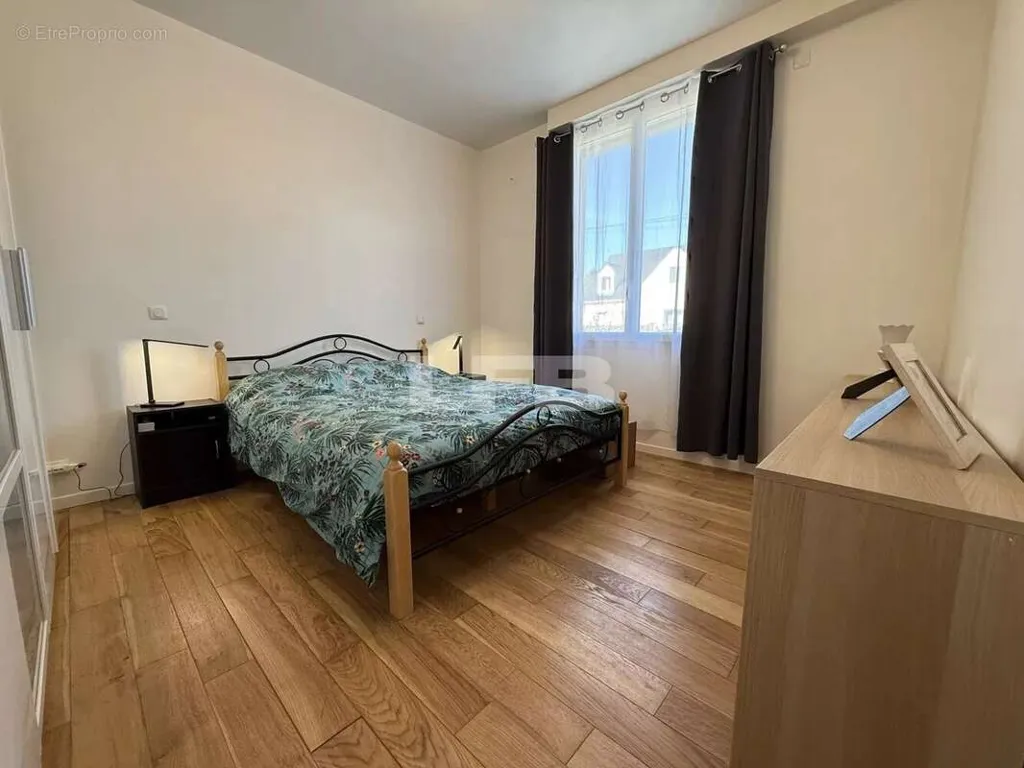 Chambres - Maison de Caractère avec Jardin à Villeneuve-les-Sablons