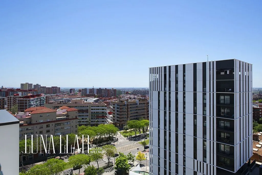 Esterno - Modern Flat with Pool in Cornellà de Llobregat