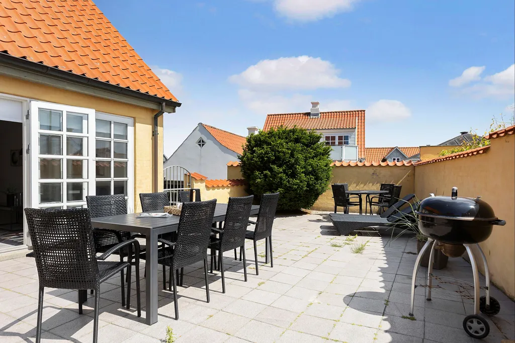 Terrasse - Villa with Seafront Access in Løkken