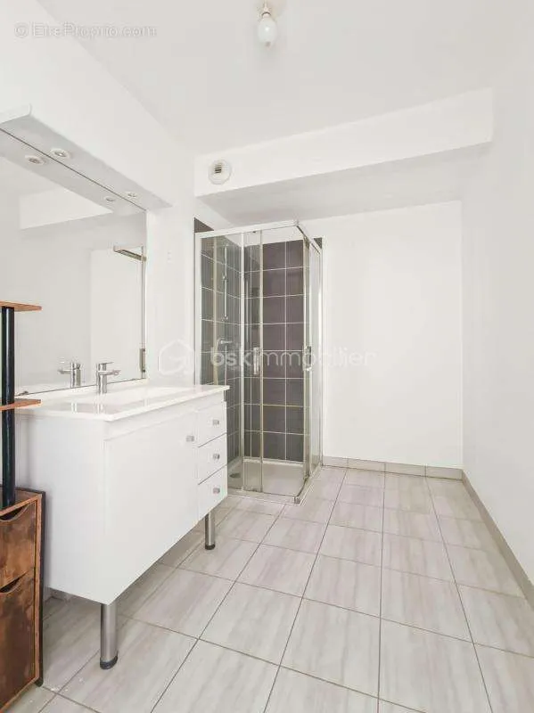 Salles de bain - Studio avec Jardin en Centre-Ville