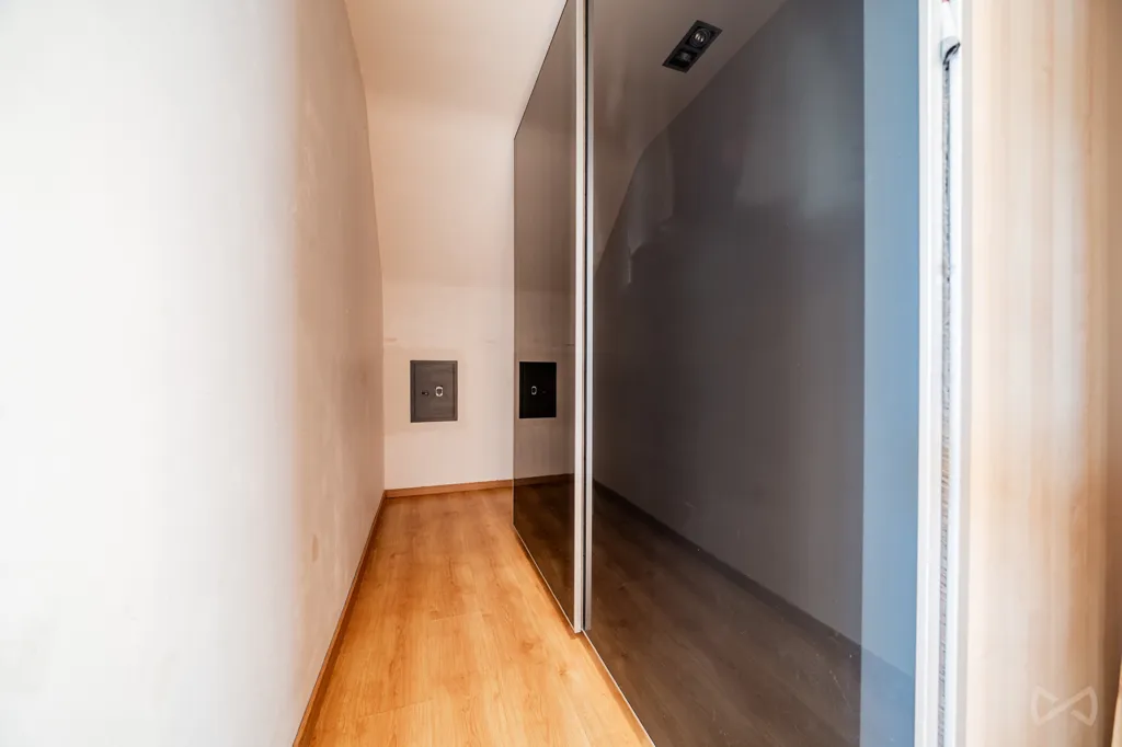 Rooms - House with Photovoltaic Panels in Courcelles