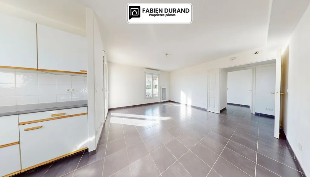 Köök - 2-Bedroom Flat with Terrace in Mandelieu Centre
