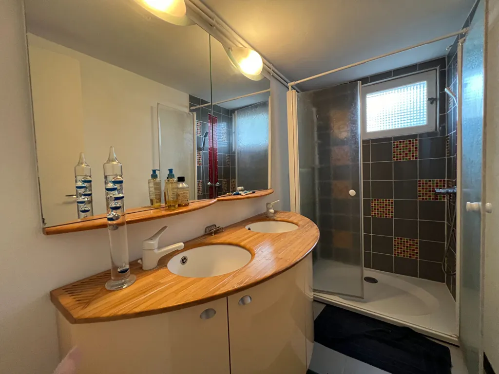 Salles de bain - Appartement Centre-Ville avec Balcon à 200m de la Plage