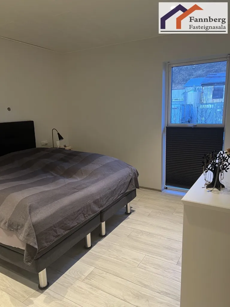 5-toaline maja asukohas Vík