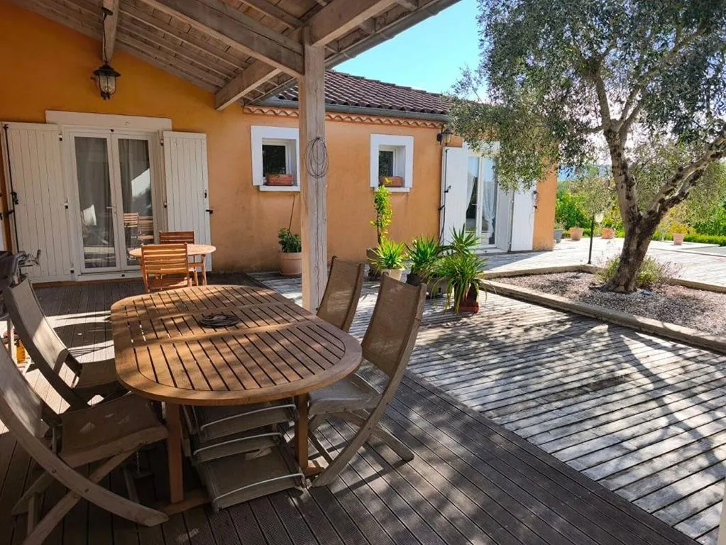 Terrasse - Villa de Plain-Pied avec Piscine à Navès