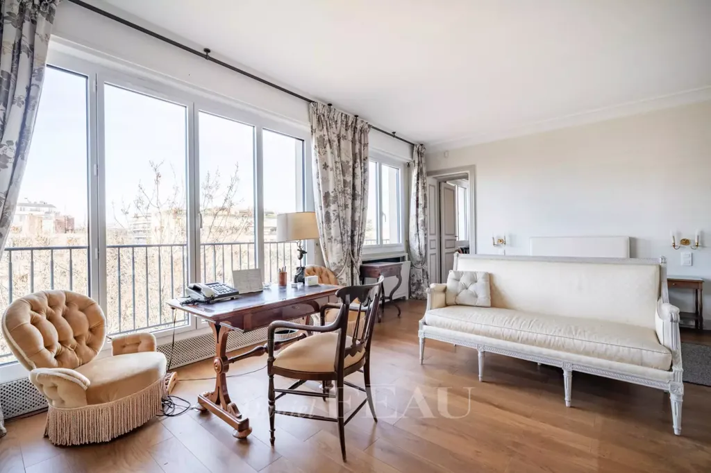 Séjour - Triplex avec Terrasse Panoramique à Neuilly-sur-Seine
