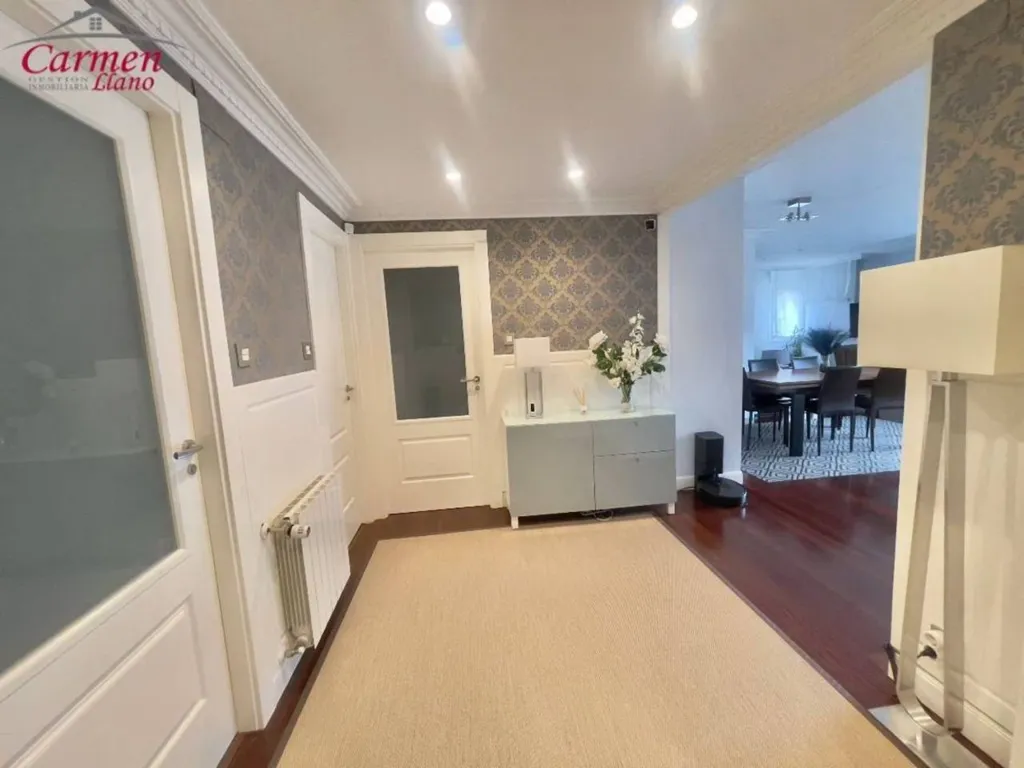 Esik - Spacious Apartment with Terrace in Neguri