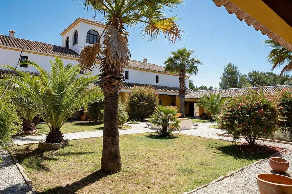 Garden - Andalusian Cortijo with Pool in Almogía