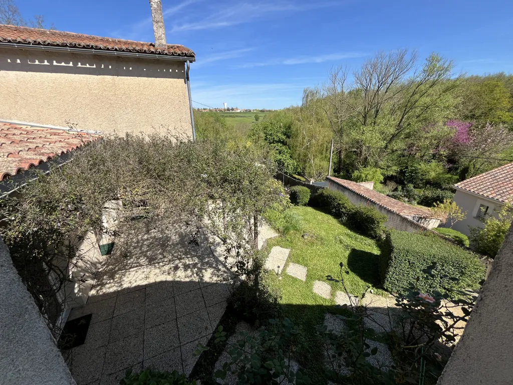 Aed - Character House with Valley View in Thouars