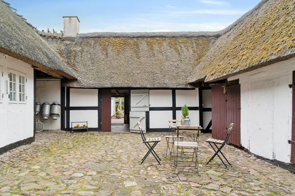 Aed - Historic Timber Frame House with Private Forest near Bogense